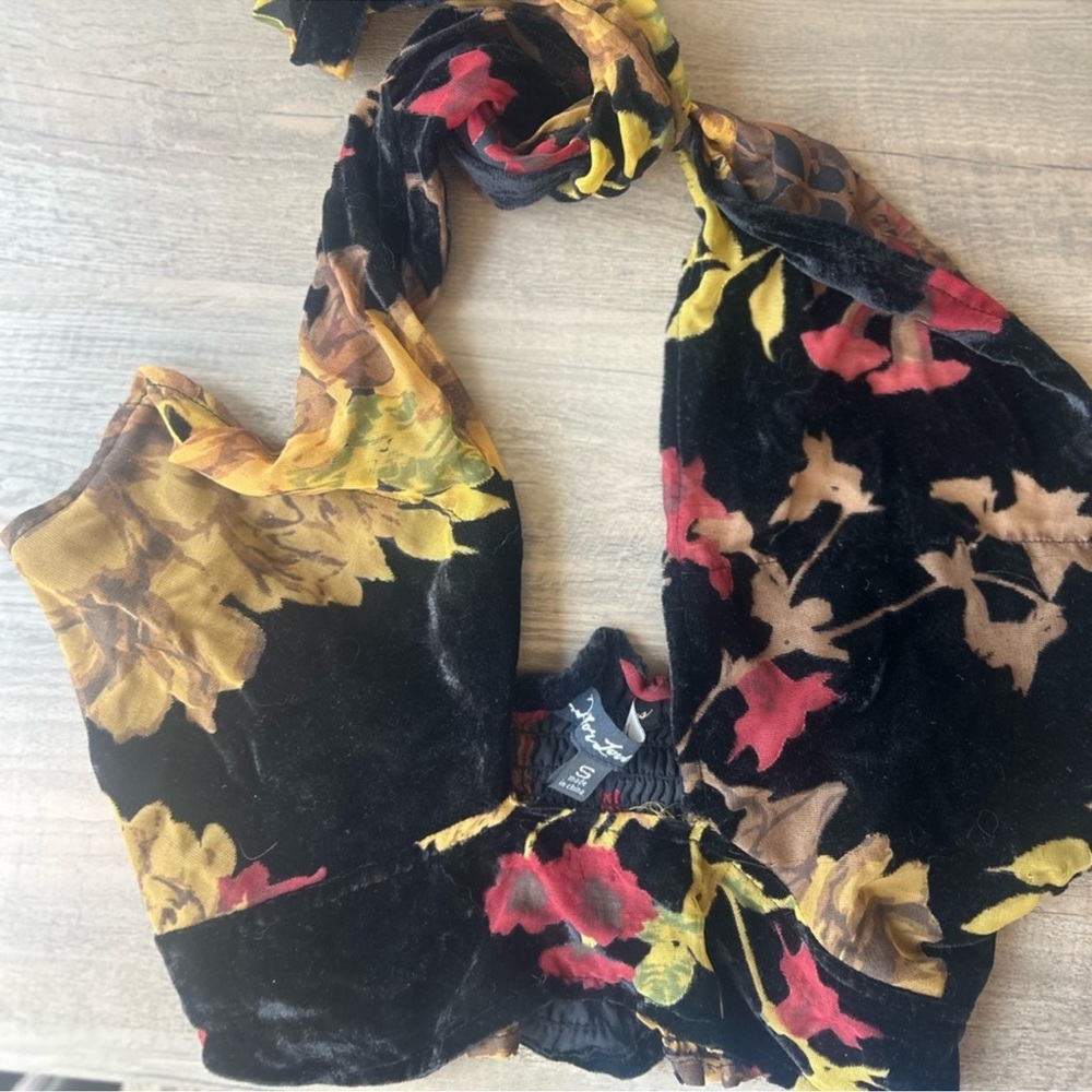 For Love & Lemons Black Velvet Floral Halter Crop Top - Picture 2 of 6